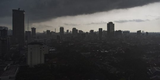 Hujan deras sejak siang, begini kondisi ruas jalanan ibu kota dikepung banjir