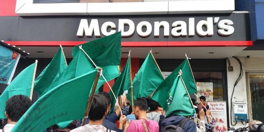 Protes Donald Trump di restoran cepat saji