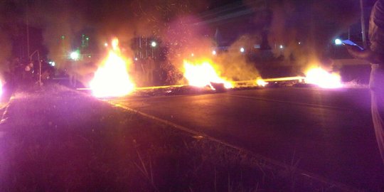 Kisruh perebutan lahan, warga blokir jalan Koto Tangah Padang