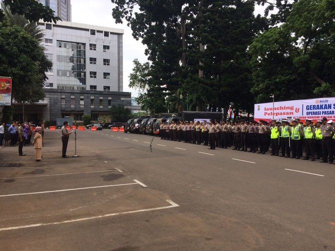 polda metro gelar operasi pasar jelang natal 2017