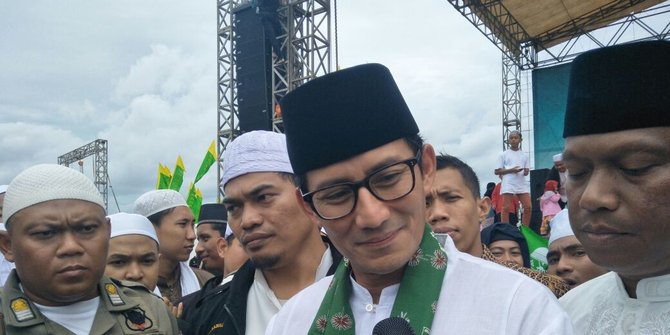 Melalui OK-OTrip, Sandiaga ingin angkot naik kelas 