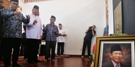 SBY dan AHY melayat jenazah AM Fatwa