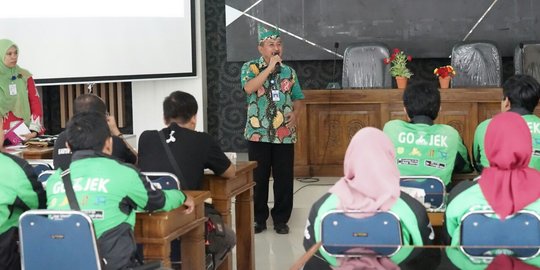 Libatkan apoteker, driver GO-Jek dilatih antar obat ke warga miskin di Banyuwangi