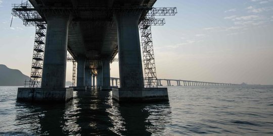 Melihat proyek jembatan laut terpanjang dunia di Hong Kong