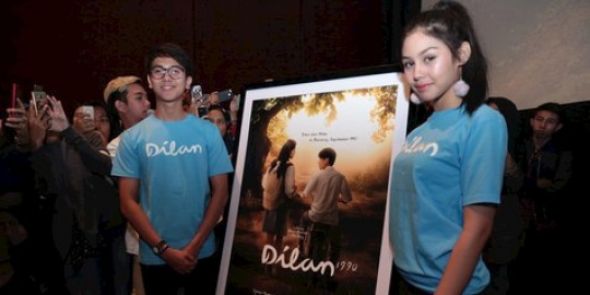 Iqbaal Ramadhan dan Vanesha Prescilla Kenang Adegan Romantis di Film \'DILAN 1990\'