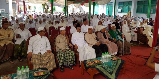 Ibu Nyai pengasuh pesantren di Jember deklarasi dukung Gus Ipul-Anas