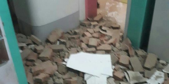 BNPB sebut hingga saat ini tercatat 3 orang meninggal akibat gempa tadi malam
