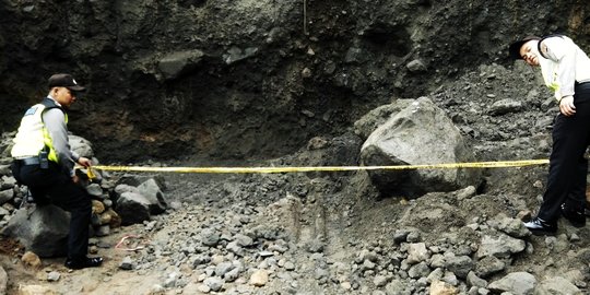 Penambang pasir di Wonosobo jatuh dan tertimbun runtuhan tebing