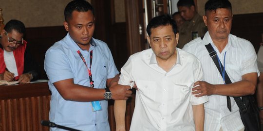 'Bola panas' kasus korupsi e-KTP di tangan Setya Novanto