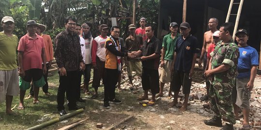 Wasekjen Hanura tinjau korban gempa di Desa Gentasari Cilacap