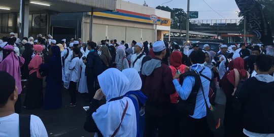 Ratusan warga Tangsel berbondong ke Monas Ikuti Aksi bela Palestina