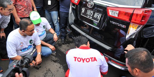 Anies Baswedan buka uji emisi gratis di Bundaran Ondel-Ondel