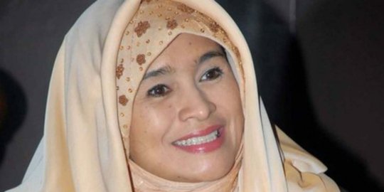 Kecam AS, Neno Warisman minta warga pilih rumah makan Padang daripada resto siap saji