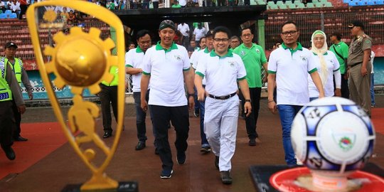 Bupati Tapteng Buka Laga Persahabatan Sepakbola di Unit ...