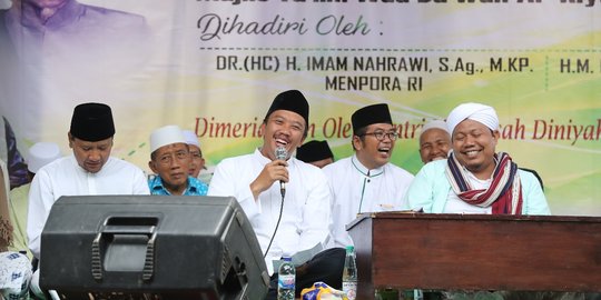 Menpora bersholawat bersama di Pondok Pesantren Al Mas'udi Jawa Timur