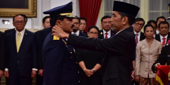 Baru seminggu jadi Panglima TNI, Marsekal Hadi dapat baret dan brevet dari Kopassus