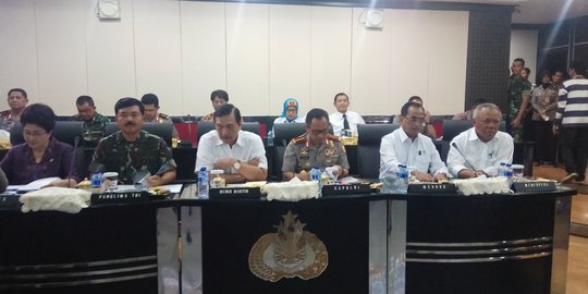 Kapolri, Panglima TNI & 4 Menteri gelar video conference jelang Natal-Tahun Baru