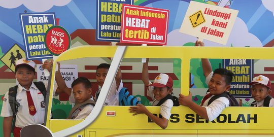 Antusiasme murid SD ikut sosialisasi tertib berlalu lintas