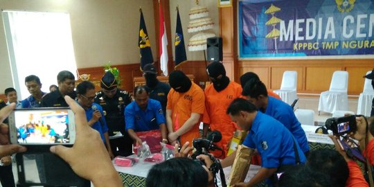 Terbang dari Bangkok ke Denpasar, WNA Australia simpan sabu dalam kondom