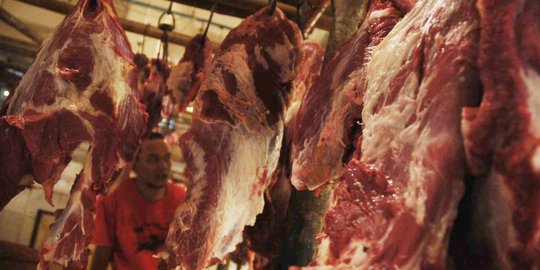 Bulog gelar operasi pasar daging sapi dan kerbau seharga Rp 80.000 per Kg