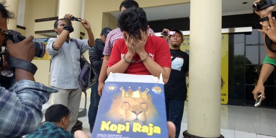 Polisi bongkar peredaran sabu dalam kopi sachet di Surabaya