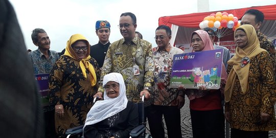 Resmikan KJL, Anies beri bantuan lansia Rp 600 ribu per bulan