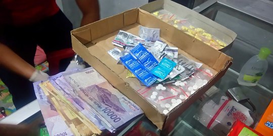 Beli obat penenang di Gandaria, seorang pengamen diamankan