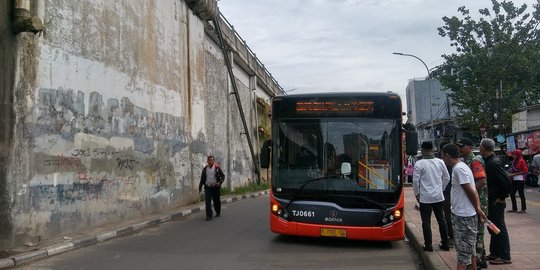 Ragam reaksi warga saat naik bus gratis Tanah Abang Explorer