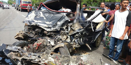 Mobil pikap tabrak bus di Pidie, 6 orang meninggal