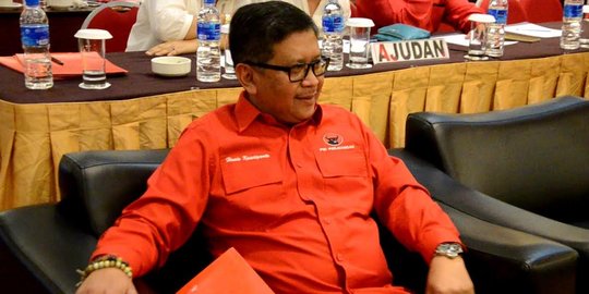 Ditanya kemungkinan duet Dedi-Anton di Pilgub Jabar, Hasto sebut semua opsi bisa saja