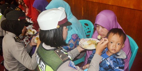 Suasana haru Hari Ibu di Polres Wonosobo, para Polwan menangis