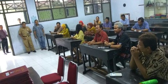 Ambil rapor anak, Ganjar didahulukan wali kelas