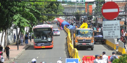 Ubah jalan jadi tempat jualan PKL, ini aturan yang dilanggar Anies