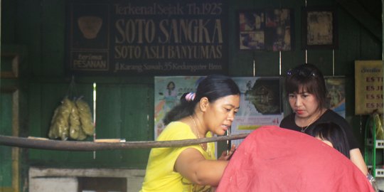 Kisah tiga generasi kuliner legendaris Soto Sangka Banyumas