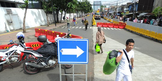 Suara warga soal Jl Jati Baru ditutup buat PKL: Jangan asal ditutup, kita jadi ribet