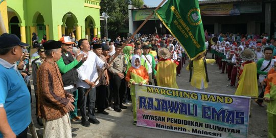 Menpora ajak masyarakat Jawa Timur sempatkan waktu sehari untuk olahraga