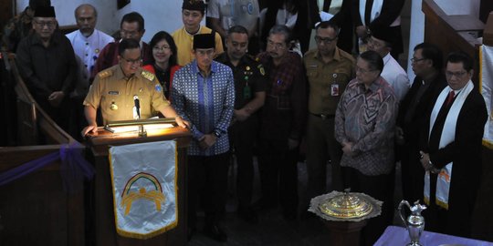 Datang telat karena macet, Anies minta maaf ke jemaat Gereja Antonius