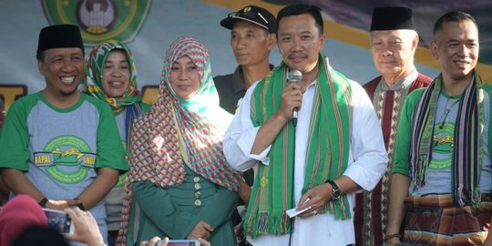 Lepas jalan sehat sarungan, Menpora ingin menjaga kelestarian budaya Indonesia