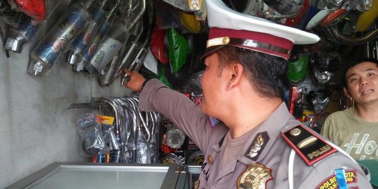 Jelang malam tahun baru, polisi di Tangerang razia penjual knalpot brong