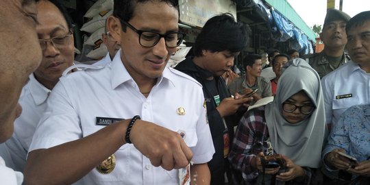 Sandiaga minta Bulog pasok beras medium ke Pasar Induk Cipinang