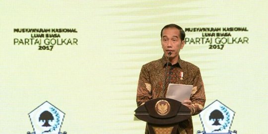 Jokowi: Masa urusan perizinan harus dari presiden