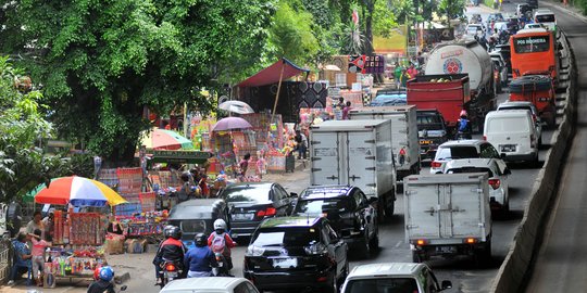 Jelang Tahun Baru, pedagang kembang api musiman mulai menjamur