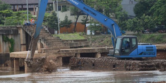 Antisipasi pendangkalan, Setu Babakan diperdalam