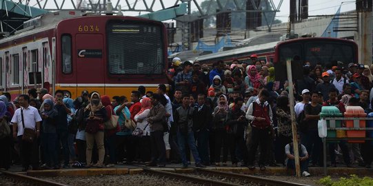 PT KCI operasikan 23 KRL tambahan di malam pergantian tahun