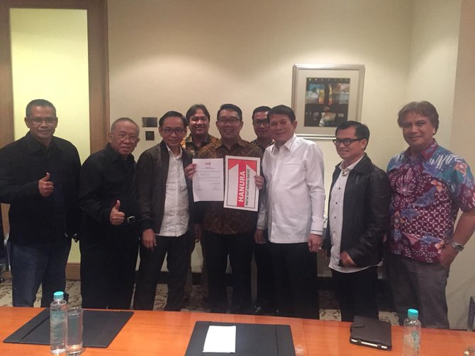 hanura serahkan dukungan pada ridwan kamil