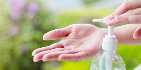 bagaimana cara bersihkan kotoran telinga secara aman dan nyaman?