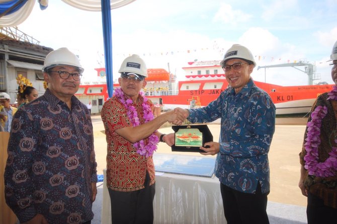 bpsdmp menyelenggarakan acara in commemoration of the maiden voyage of training ship mohammad husni thamrin