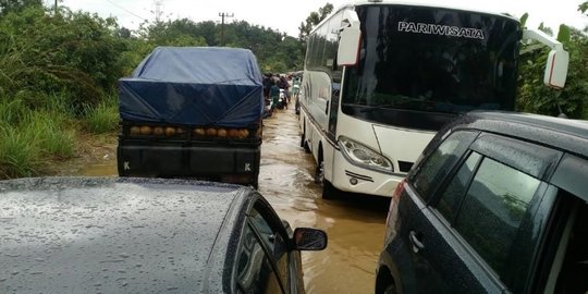 Banjir surut, Jalur Sumbar-Riau sudah kembali bisa dilalui