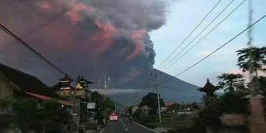 Penutupan tahun 2017, ekonomi Bali lesu terdampak erupsi Gunung Agung