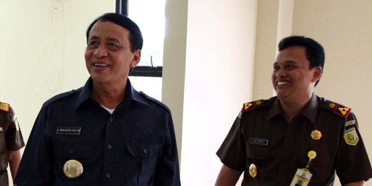 Meski diberi rapor biru, Gubernur Baten ditantang benahi birokrasi